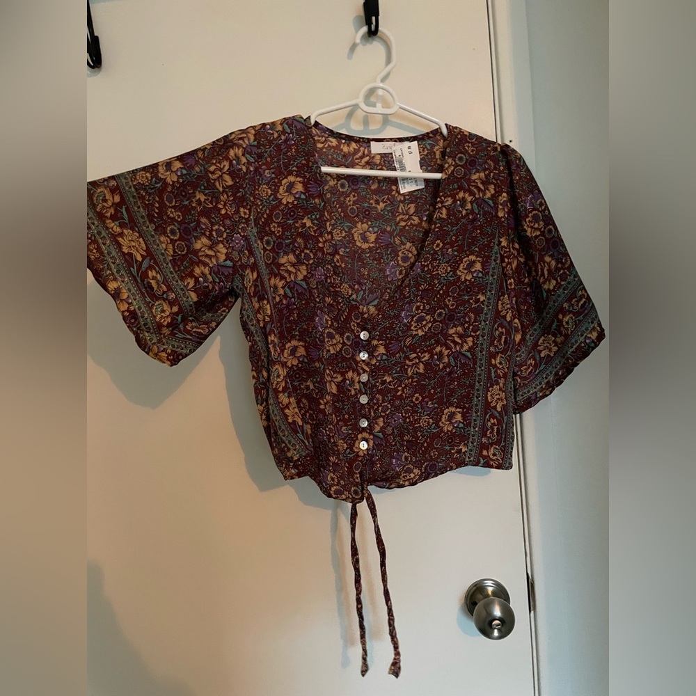 Button-Up/Tie Short Sleeve Top